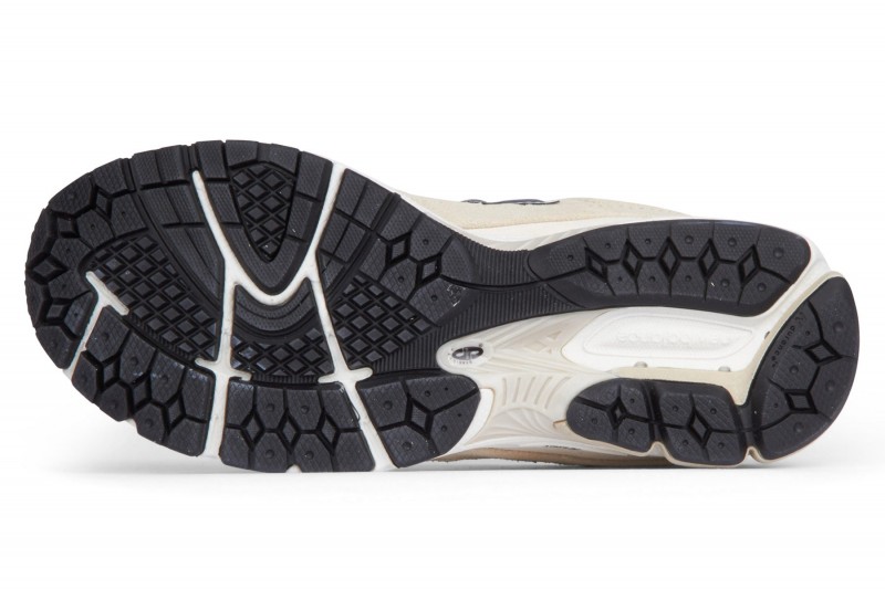 New Balance M2002RFA Sandstone/Magnet