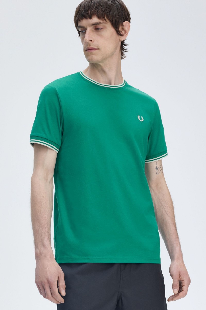 Fred Perry M1588 Twin Tipped Tee...