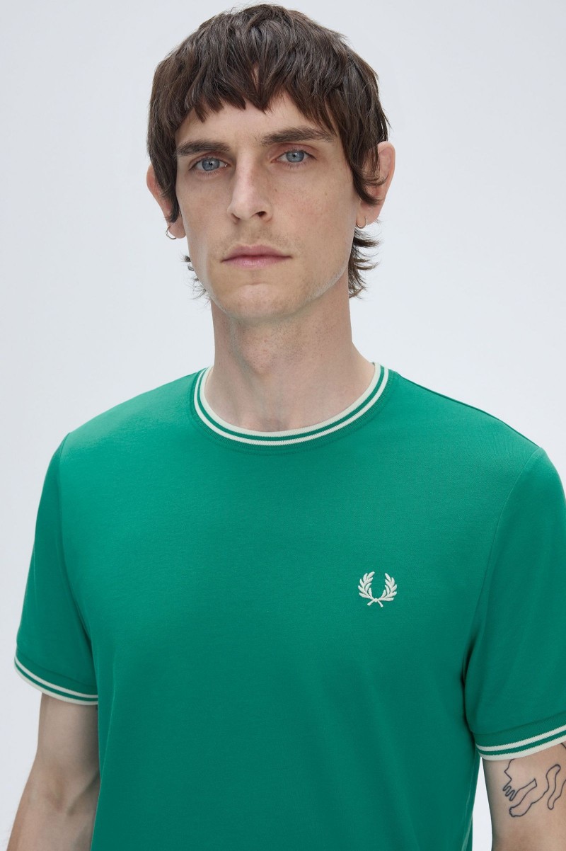 Fred Perry M1588 Twin Tipped Tee...