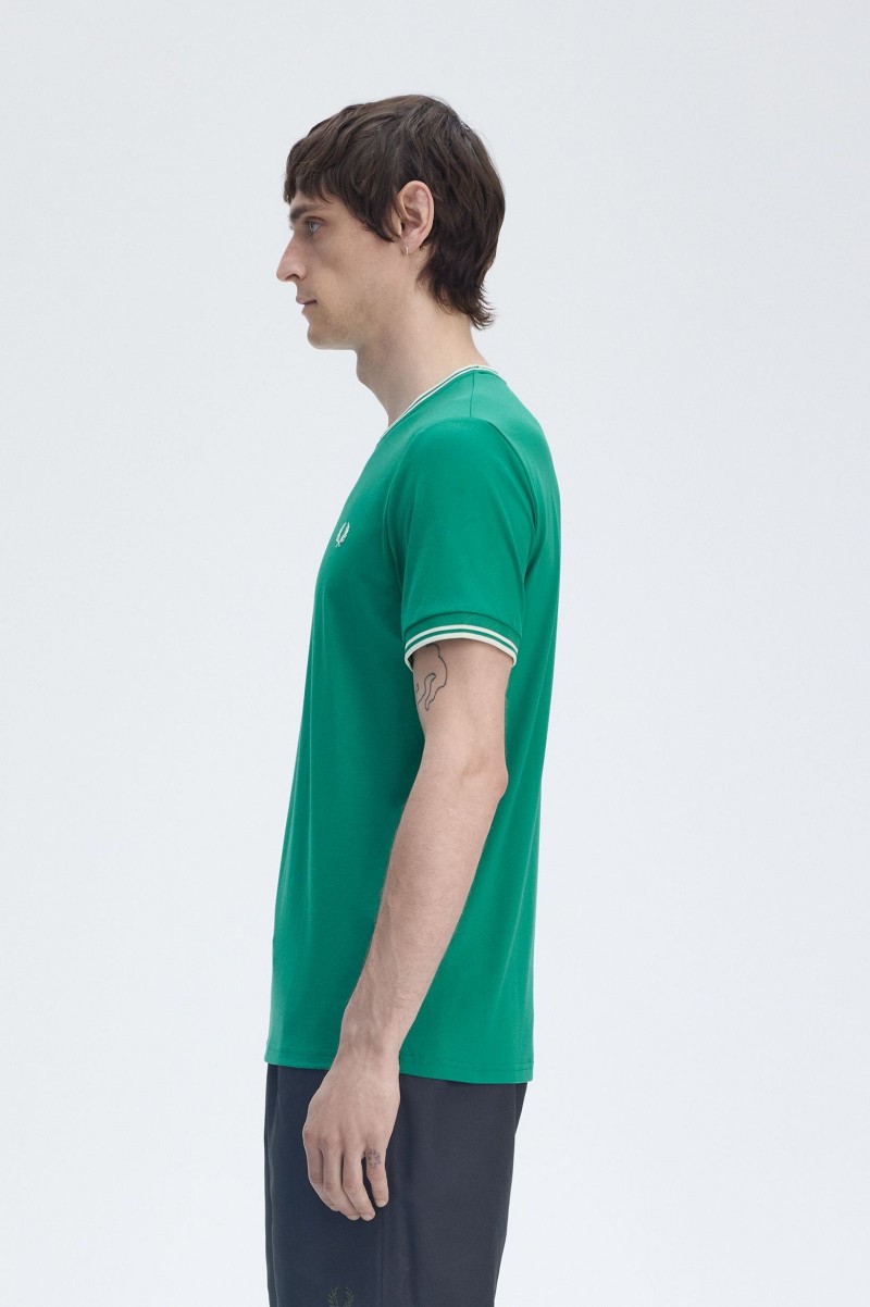 Fred Perry M1588 Twin Tipped Tee...