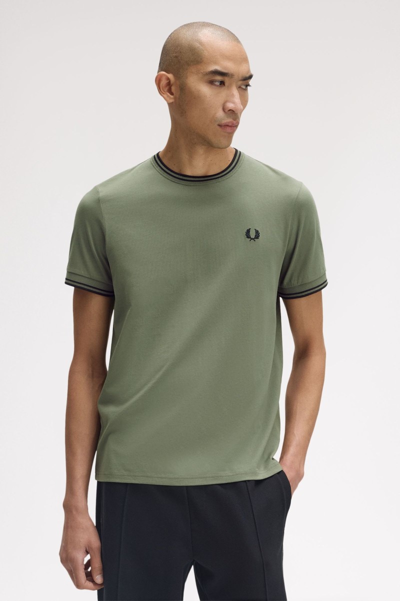 Fred Perry M1588 Twin Tipped Tee...