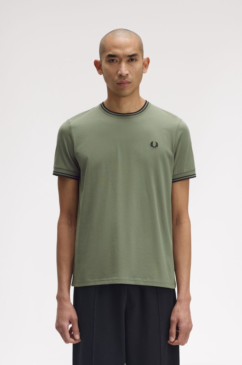 Fred Perry M1588 Twin Tipped Tee...