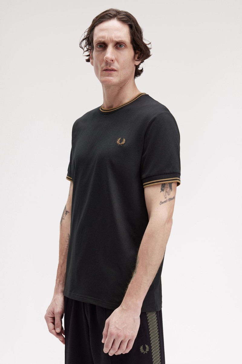 Fred Perry M1588 Twin Tipped Tee...