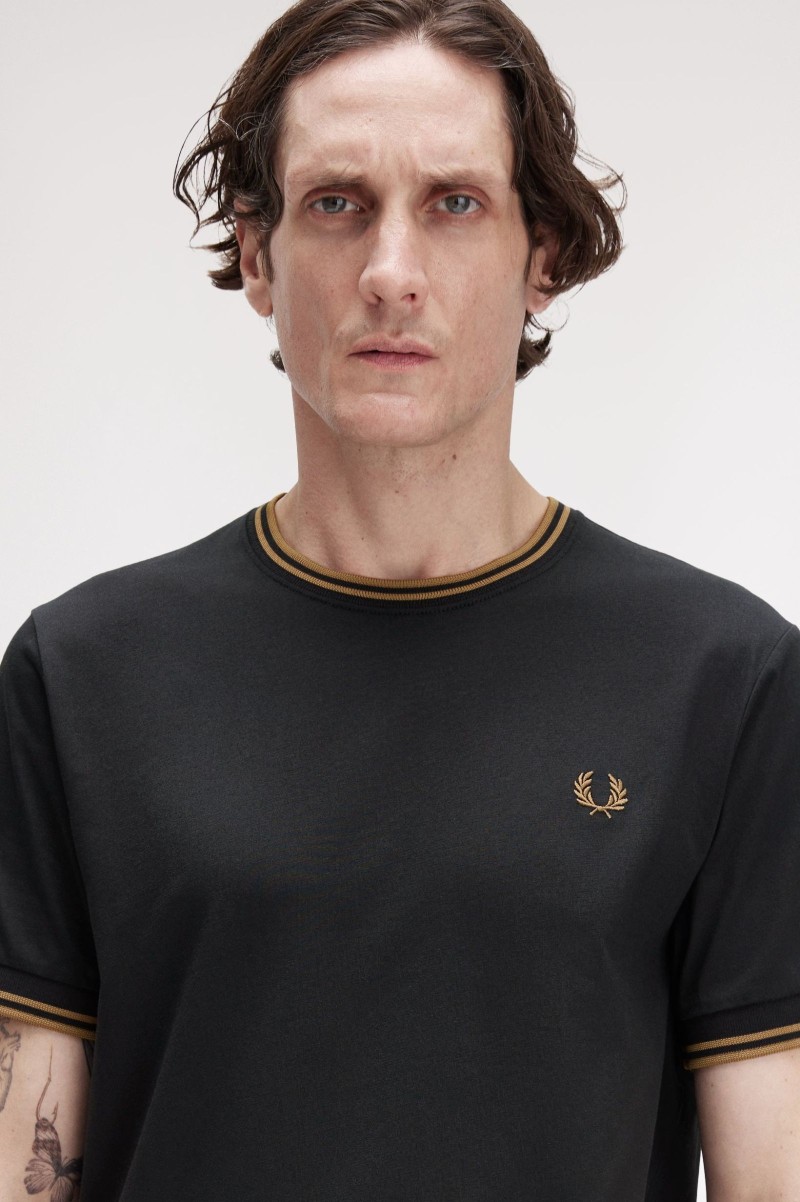 Fred Perry M1588 Twin Tipped Tee...