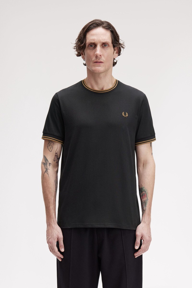 Fred Perry M1588 Twin Tipped Tee...