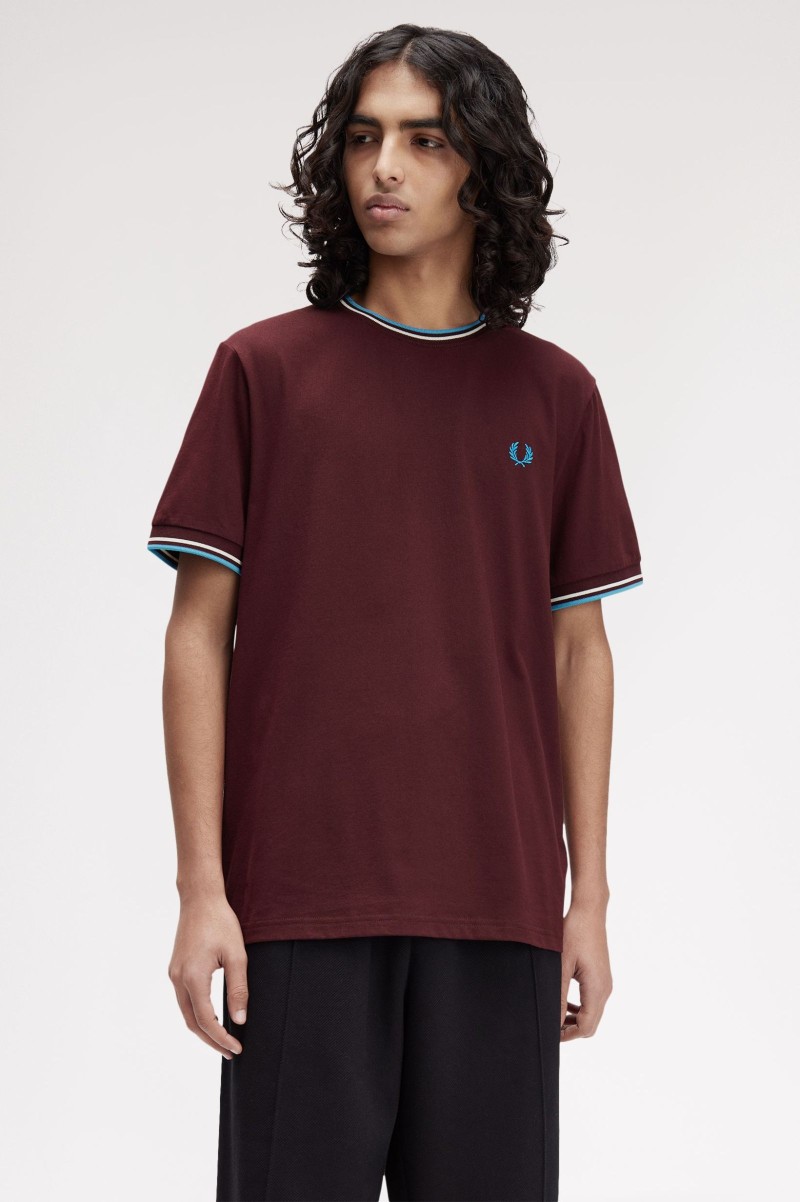 Fred Perry M1588 Twin Tipped Tee...