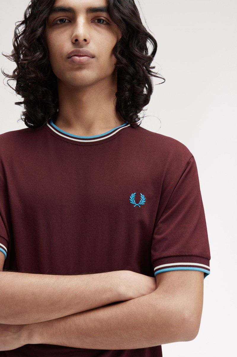Fred Perry M1588 Twin Tipped Tee...