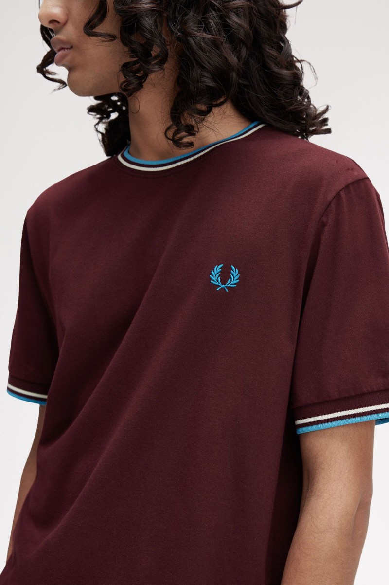 Fred Perry M1588 Twin Tipped Tee...