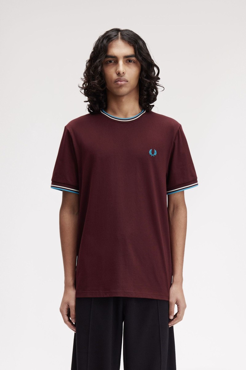 Fred Perry M1588 Twin Tipped Tee...
