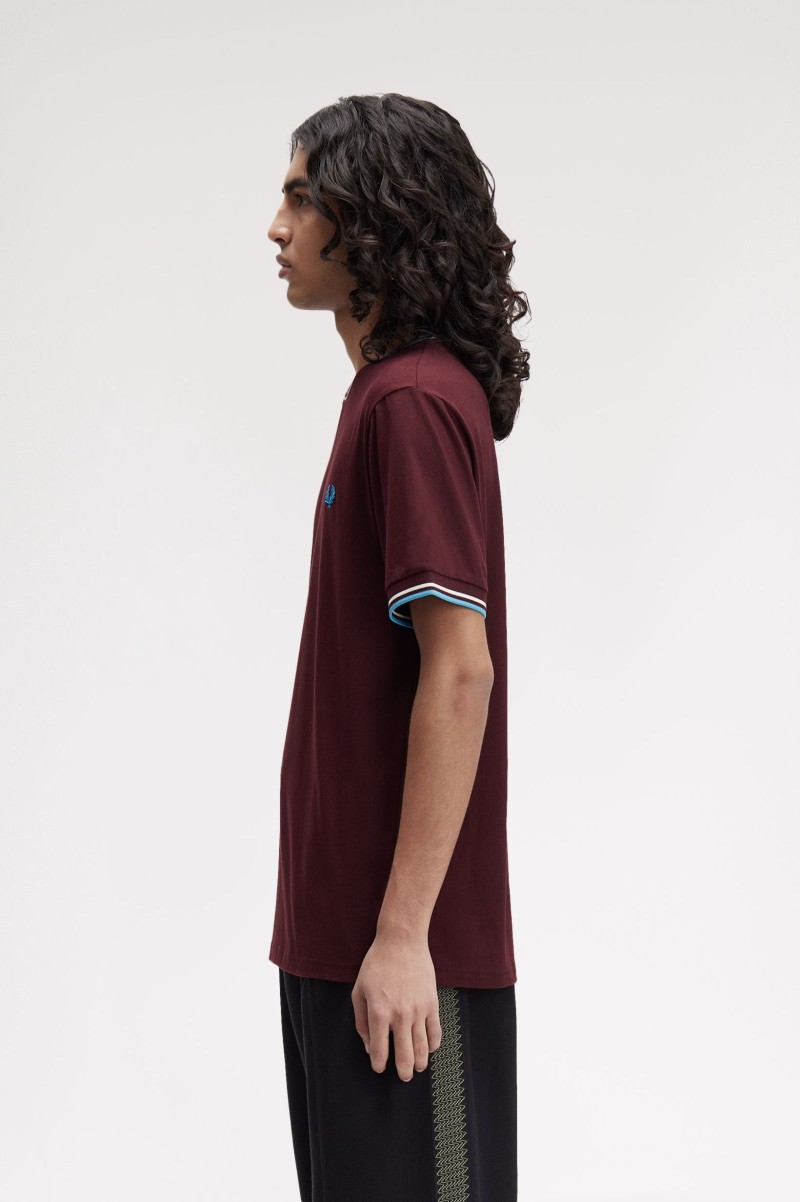 Fred Perry M1588 Twin Tipped Tee...