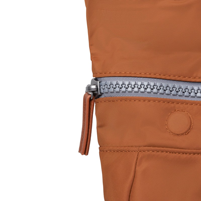 Roka London Canfield B Small...