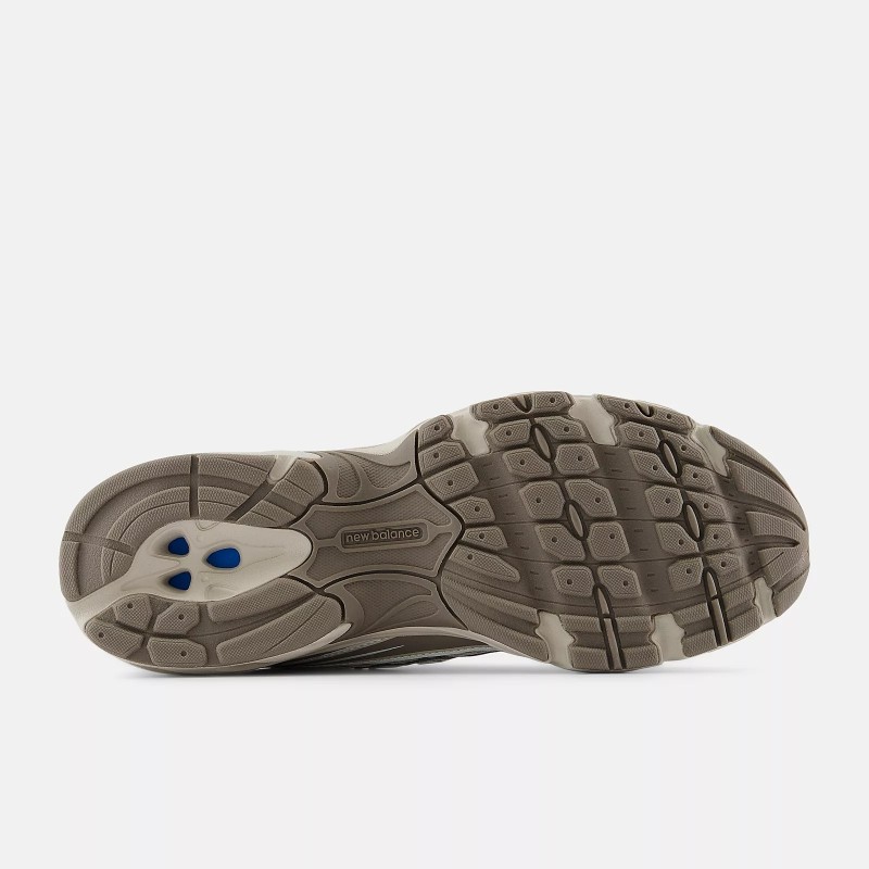 New Balance U740AS2...